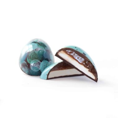 Gourmet filled Easter egg with buttery caramel and fluffy marshmallow